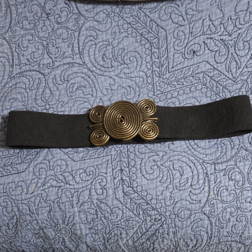 Vintage Abstract Black and Gold Women's Belt Size 26 Inches
